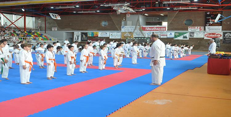 Club de Karate kimé exámenes de grado para cambio de cinturón