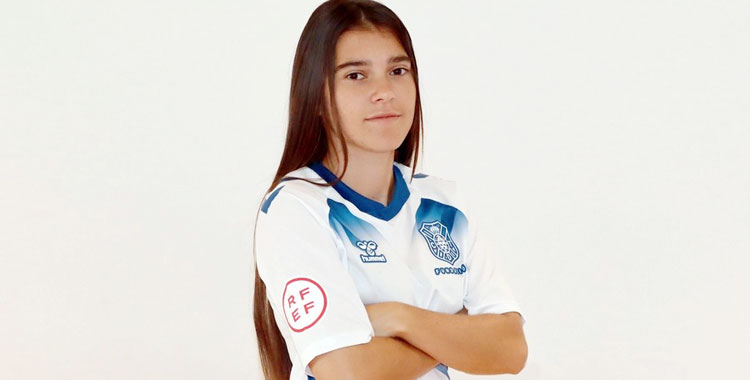 María Ramos con la elástica del Fundación Canaria CDT