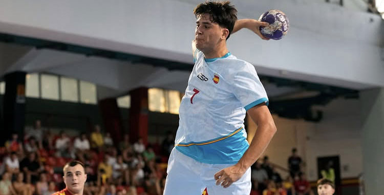 Pablo Sánchez goleando con España en Macedonia del Norte. Foto: COE