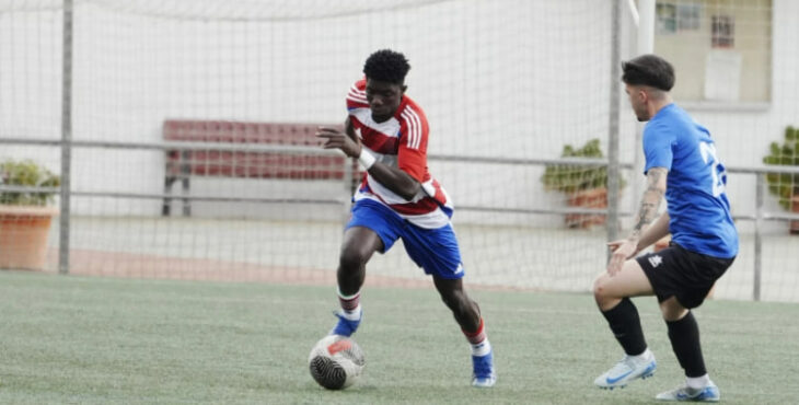 Robin Boateng en un encuentro como nazarí. Foto: Granada CF