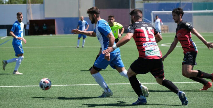 Un lance de un partido entre Salerm Puente Genil y Xerez CD años atrás. Foto: Xerez CD