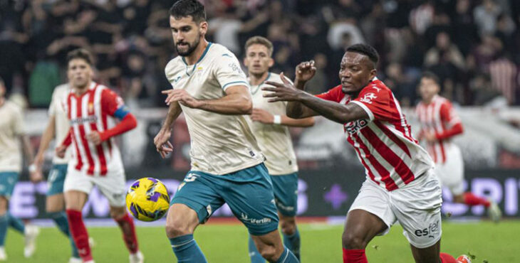 Xavi Sintes en el Sporting-Córdoba de la pasada campaña. Foto: LaLiga Hypermotion