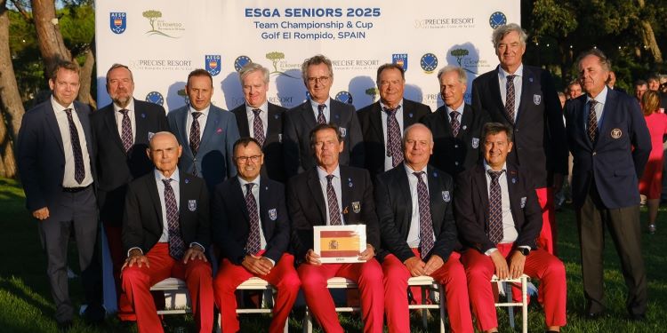 El equipo español que participó en el Europeo Sénior organizado por AESGOLF.