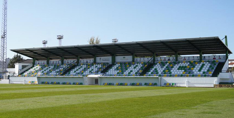 Imagen del Estadio Nuestra Señora de Luna.