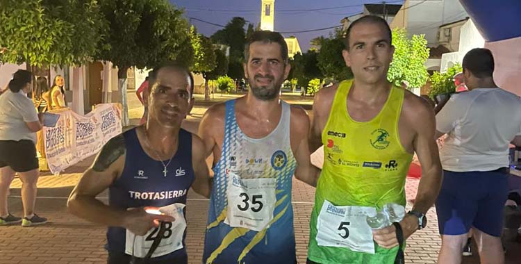 Podio masculino de la Carrera Nocturna de Algallarín.