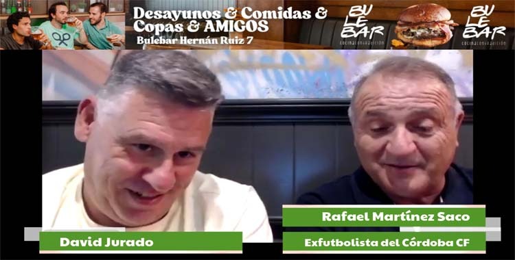 Rafa Saco departiendo con David Jurado en BuleBar Córdoba.