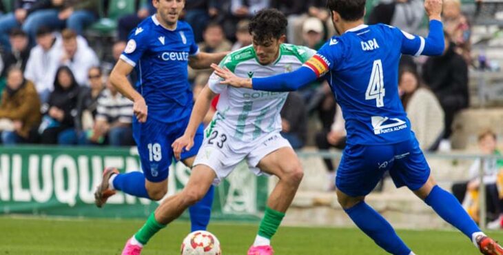 Soonsup-Bell en un partido con el Sanluqueño.
