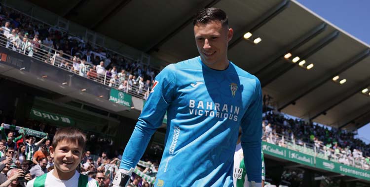 Ramón Vila antes de un partido en El Arcángel.