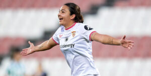 Lucía Moral 'Wifi' celebra un gol con el Sevilla.