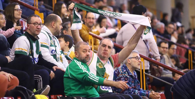 Seguidores del Coto en Vista Alegre. Foto: Córdoba Club de Baloncesto