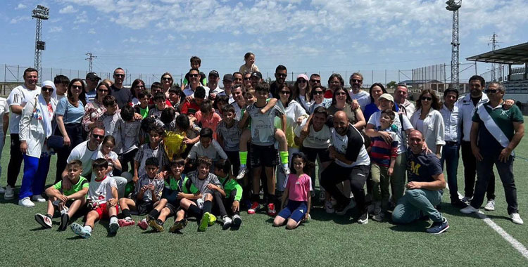 Una foto de familia del Alevín A del Pozoblanco 2024-25. Foto: CD Pozoblanco