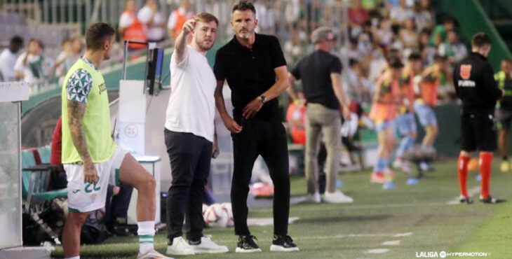 Iván Ania justo en el partido ante el Burgos, primero de la temporada 2024-25 en casa. Foto: LaLiga Hypermotion