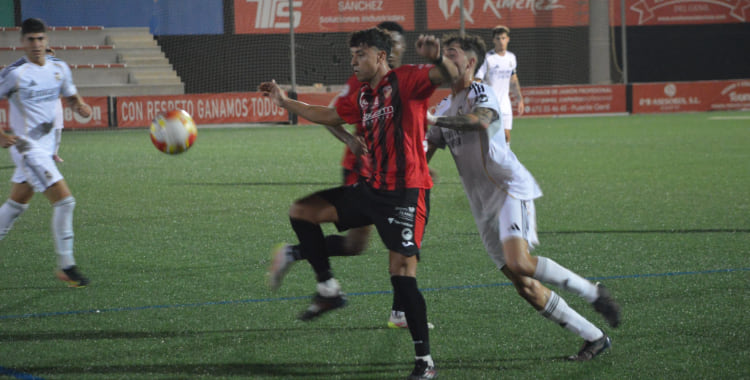 La escuadra pontana se llevó la victoria contra el Real Madrid C. Foto: Tino Navas / Salerm Puente Genil
