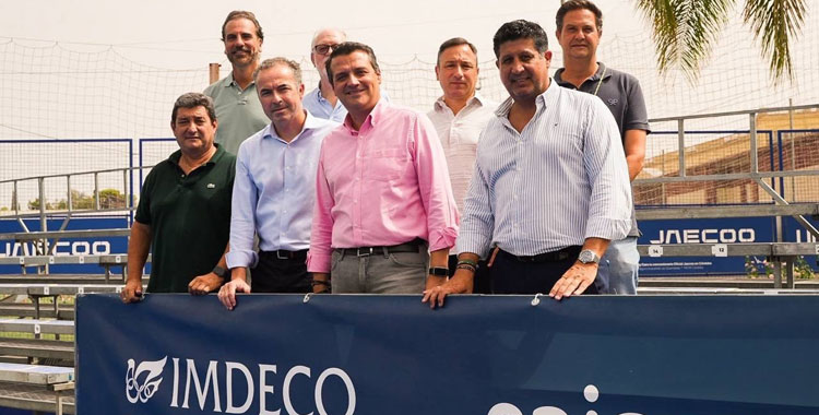 La foto de familia de la puesta de largo del evento. Foto: IMDECO