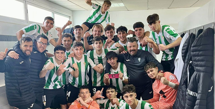 El Juvenil B del Córdoba celebrando un gol la pasada temporada. Foto: @Cantera_CCF