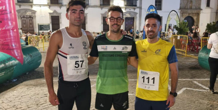 El podio de la categoría masculina en Hinojosa. Foto: Club Trotasierra