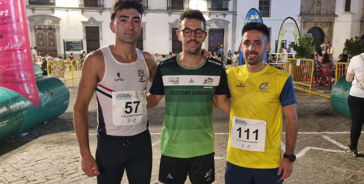 El podio de la categoría masculina en Hinojosa. Foto: Club Trotasierra