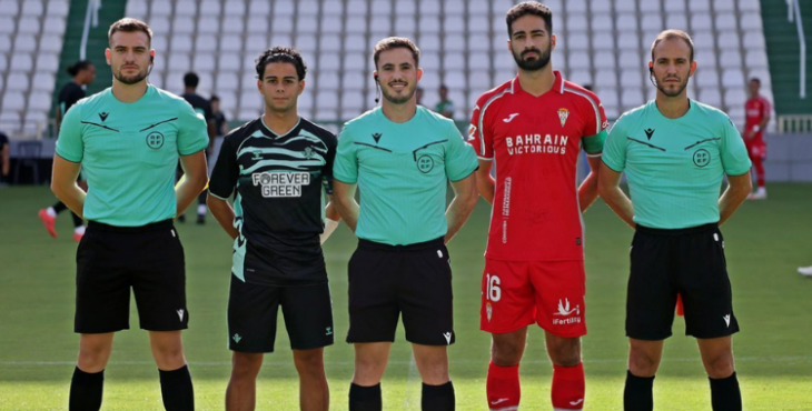 Rubén Alves con el brazalete de capitán en el partido amistoso frente al Real Betis B. Foto: Córdoba CF