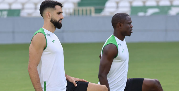 Xavi Sintes y Fomeyem en un entrenamiento de la pasada semana en El Arcángel. Foto: CCF