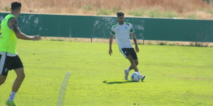 Calderón ya no es jugador del Córdoba.