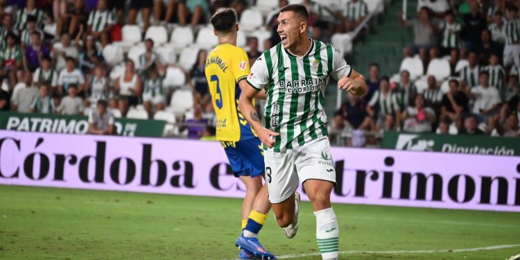Fuentes celebrando el postrero gol del Córdoba :