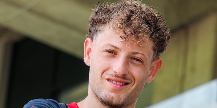 Sonriente. Simo hace dos días durante su presentación con el Marítimo de Madeira.