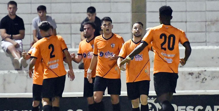 Los jugadores del Pozoblanco durante el partido ante el Coria la pasada jornada- Foto: Pozoblanco