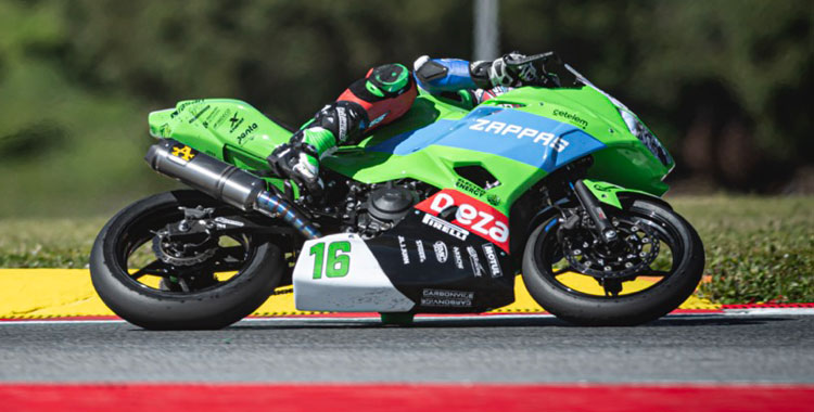 Las 'Balas Verdes' quieren brillar en Motorland. Foto: Zappas Deza-Box 77 Racing Team