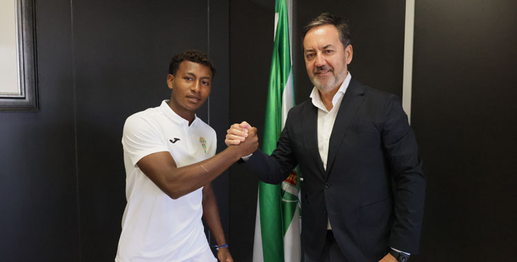 Marcelo Timorán en el clásico gesto apretando el puño con Antonio Fernández Monterrubio. Foto: CCF