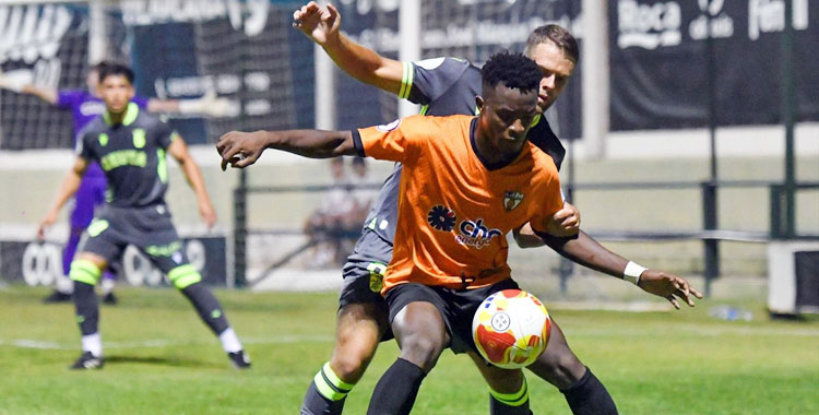 Imagen el partido de la jornada pasada en la visita del Pozoblanco a Coria que terminó con victoria por 1-2. Foto: Pozoblanco