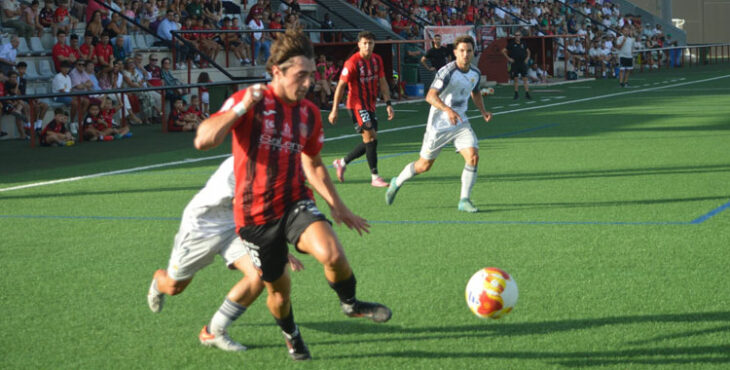 Rafita en el partido contra el Xerez CD. Foto: Tino Navas / Salerm Puente Genil