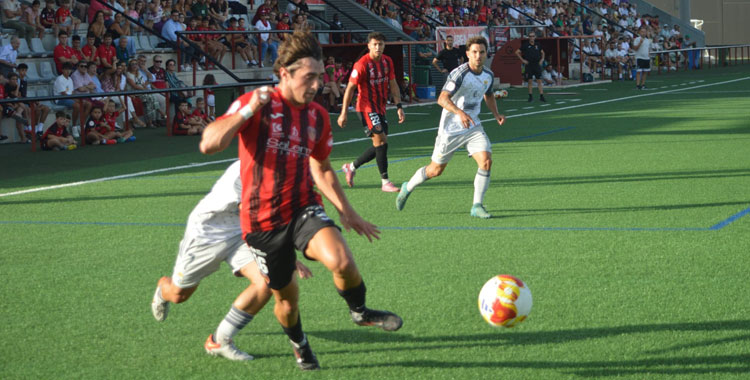 Rafita en el partido contra el Xerez CD. Foto: Tino Navas / Salerm Puente Genil