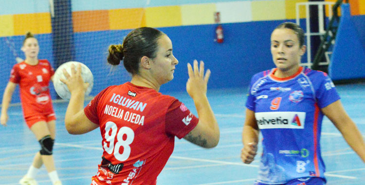 Las granates no pudieron sumar en el debut liguero. Foto: Rafa Barroso / CBM