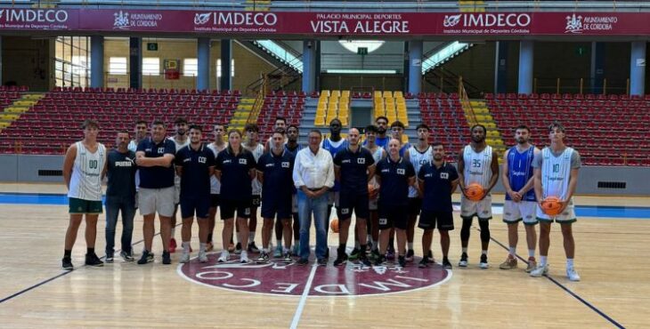 El Coto Córdoba CB ha realizado hoy su primer entrenamiento en el Pabellón Municipal de Deportes Vista Alegre. Foto: CCB