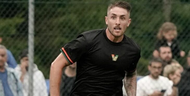 Antonio Casas durante un encuentro de la pretemporada con el Venezia FC. Foto: Venezia FC