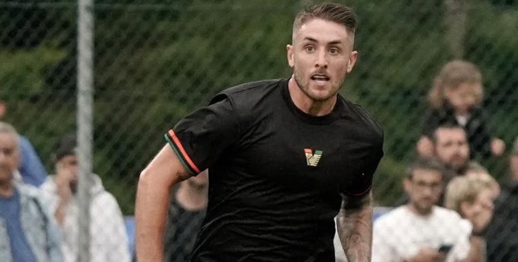 Antonio Casas durante un encuentro de la pretemporada con el Venezia FC. Foto: Venezia FC