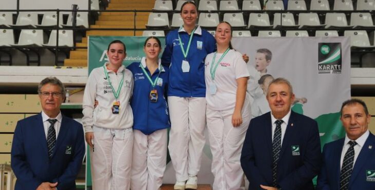 La delegación cordobesa consiguió 18 medallas en el Campeonato de Andalucía Cadete, Júnior y Sub-21 disputado en Málaga. Foto: Federación Karate Córdoba