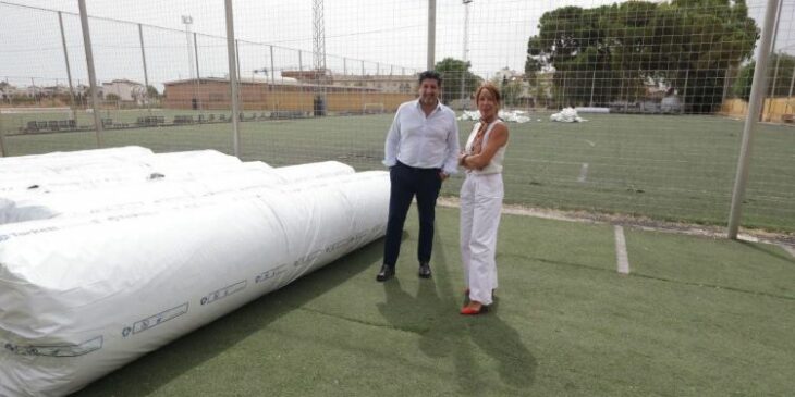 Marian Aguilar junto al gerente del IMDECO, Sebastián del Rey, en las instalaciones de El Naranjo.