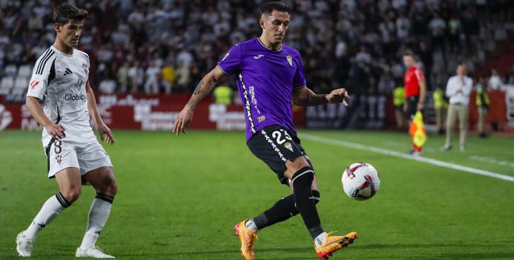 Carracedo en la visita del Córdoba al Carlos Belmonte en la 2024-25.