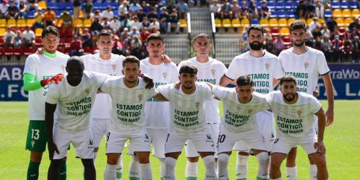 El once inicial del Córdoba en Andorra que salió con un mensaje cariñoso para Alcedo.