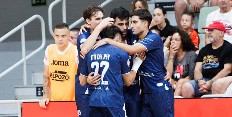 Los jugadores del Córdoba Patrimonio celebran un gol.