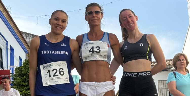 Podio femenino de la Carrera Popular La Alameda.