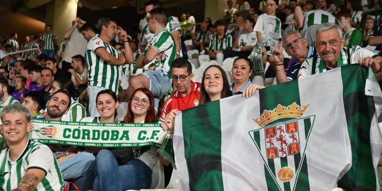 El cordobesismo siempre entregado con su equipo en la grada