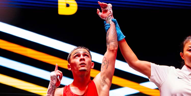 Rafa Lozano Jr. tras lograr una victoria en Liverpool.