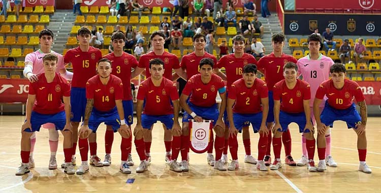Pablo Guti y David Fernández con España sub19 ante Ucrania.