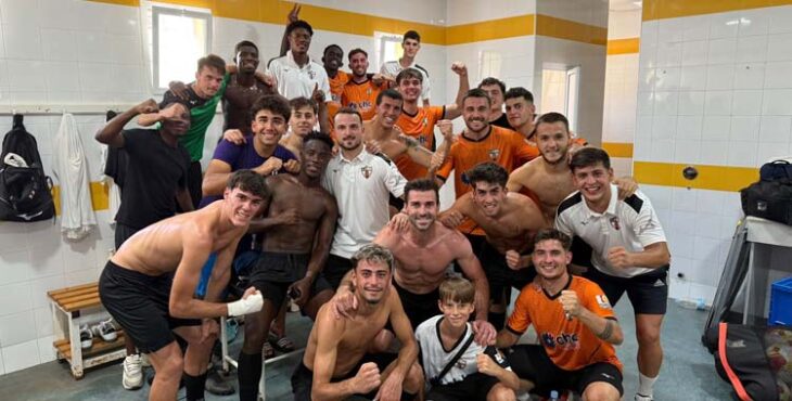La plantilla taruga celebra su segundo triunfo.