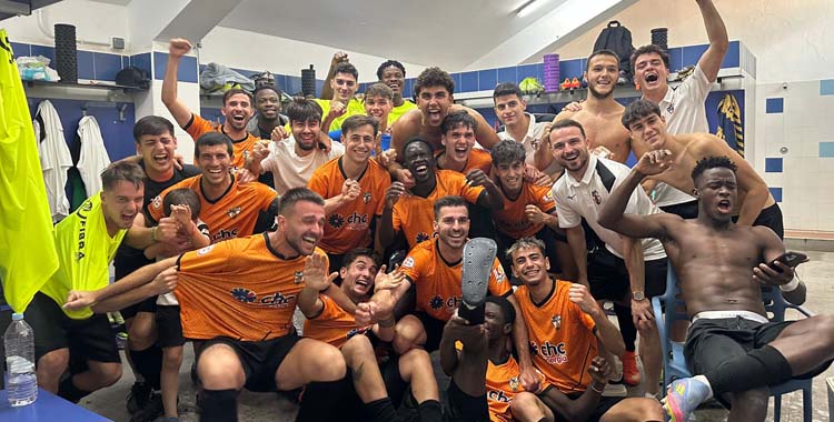 El Pozoblanco festeja su pleno de victorias.