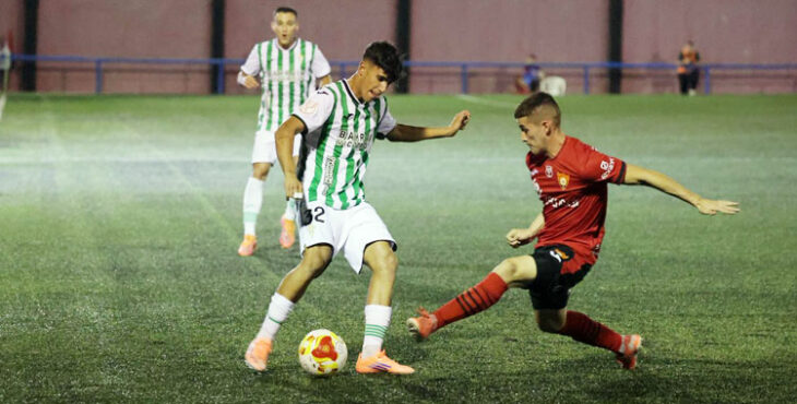 Dani Albuera en su estreno con el primer equipo. Foto: CCF