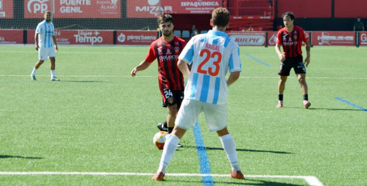 Un lance del pasado encuentro de los pontanos frente a La Unión. Foto: Tino Navas / Salerm Puente Genil