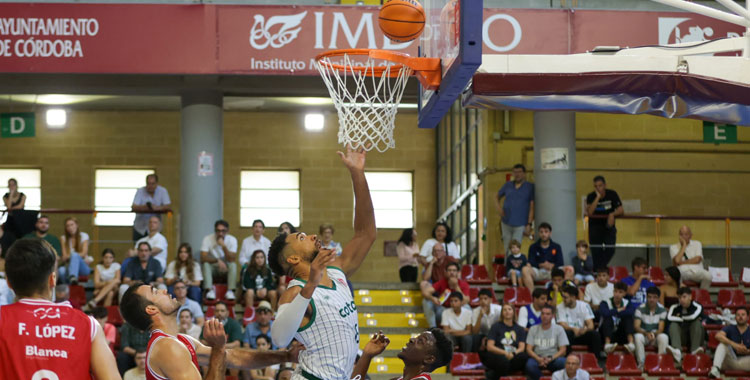La escuadra blanquiverde de Kevin Schutte sigue mirando hacia arriba. Foto: Fran Pérez / Córdoba Club de Baloncesto